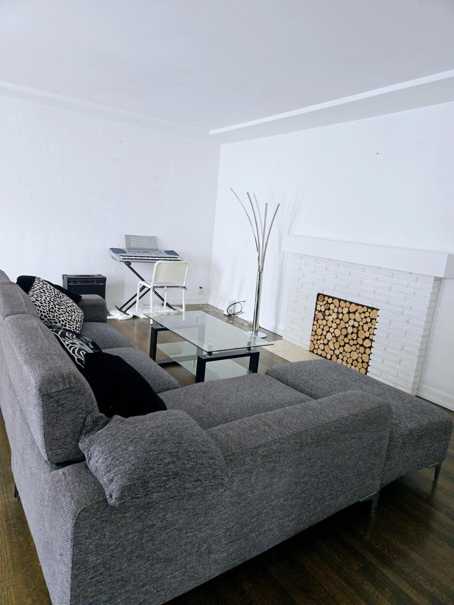 Charming Room With Attached Private Bath In The Heart Of Vancouver! Private Parking, Self Check-In & Just 4 Mins To Metrotown! Exterior foto